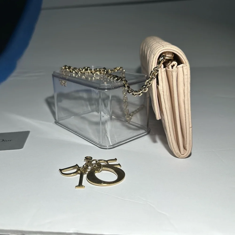 Lady Dior Lambskin Wallet on a‎ chain with Dior Charm Powder Pink - Picture 16 of 16